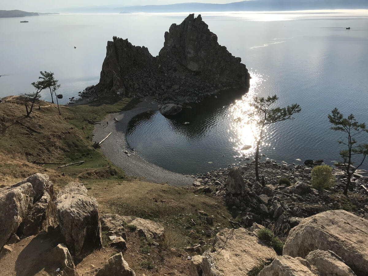Photo 2: plage et Shaman rock