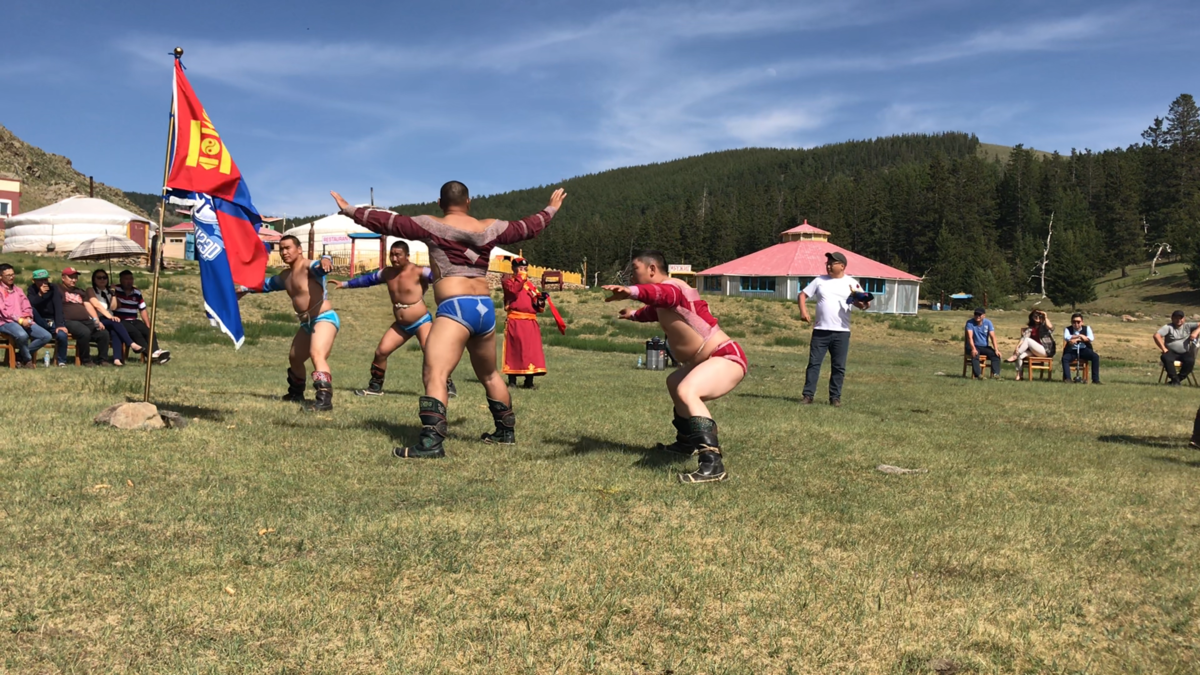 Photo 22: La lutte mongole 2