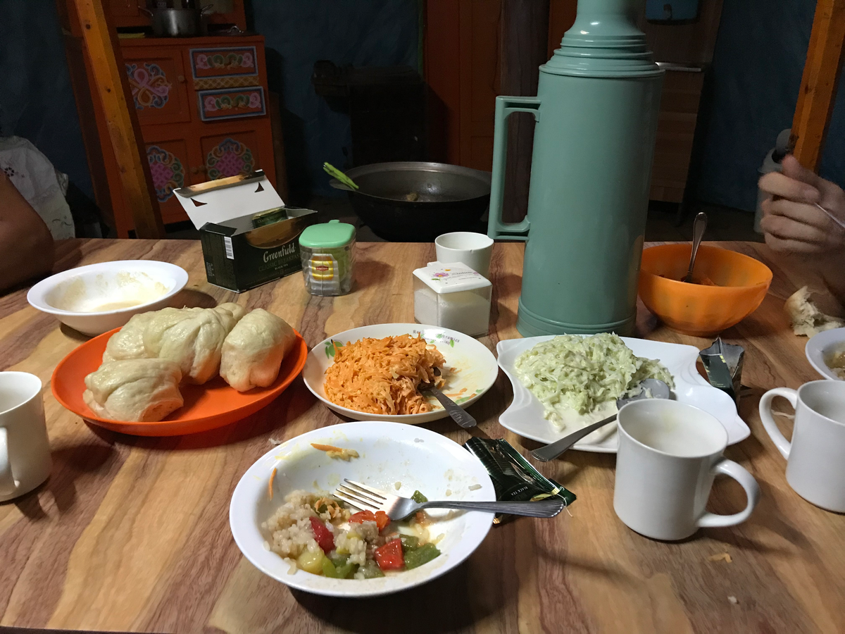 Photo 24: Repas au mouton
